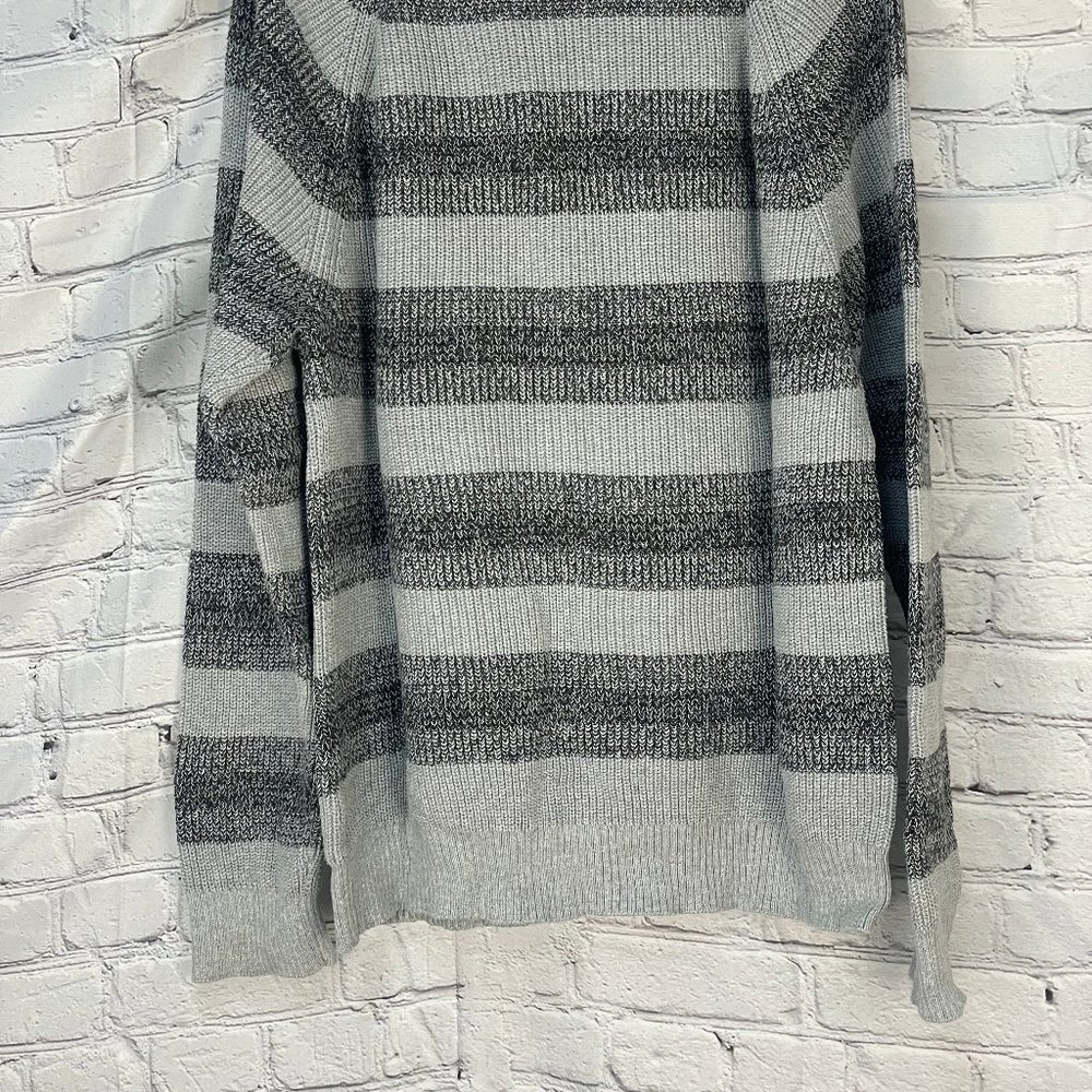 Amazon essentials sweater - Picture 4 of 5